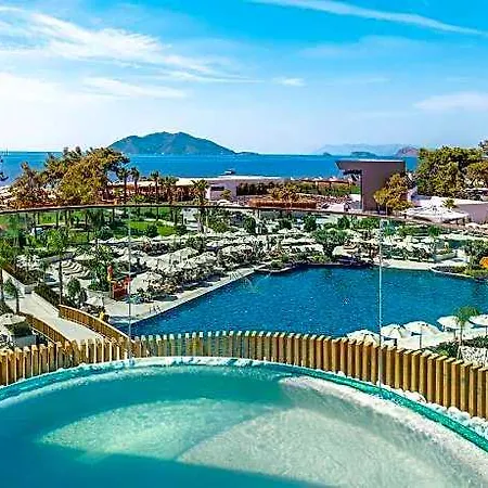 فندق Liberty Signa 5*